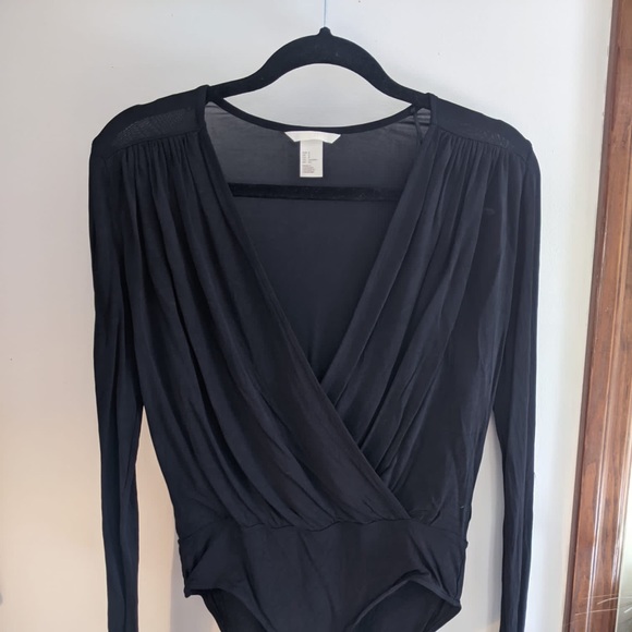 H&M Draped Bodysuit - Black ๐ฑ - Picture 3 of 5